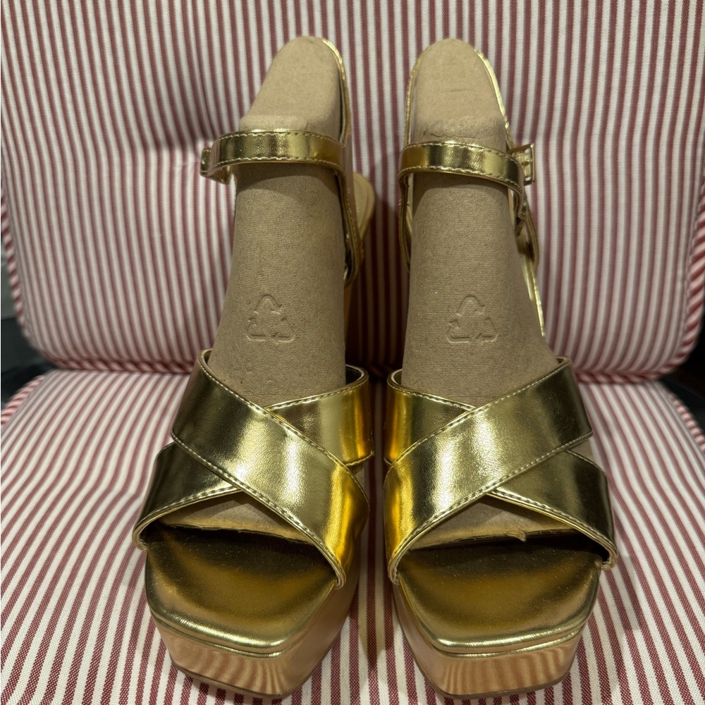 Nine West Gold Platform High Heel Sandals | Never Worn | Size 8.5